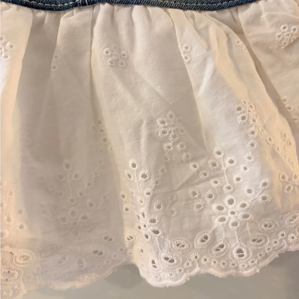 Oshkosh denim bib dress with white eyelits‎ siz 6month